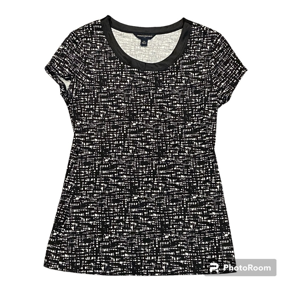 Banana Republic black and white top